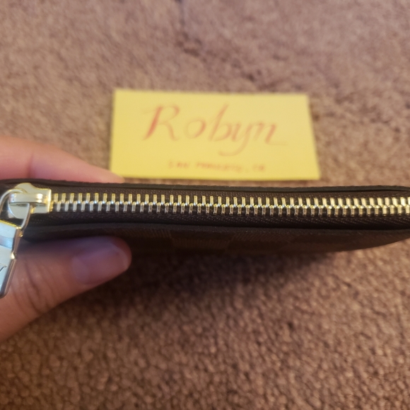 Louis Vuitton Key Pouch - Picture 2 of 6